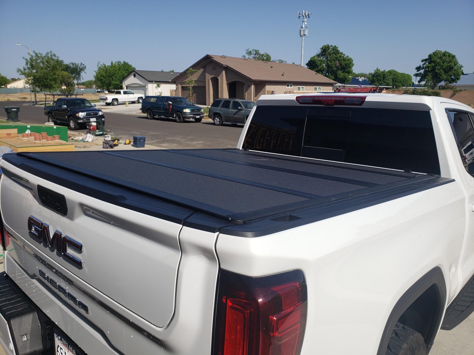 BakFlip MX4 Silverado Sierra 2019-2025 8'2 bed
