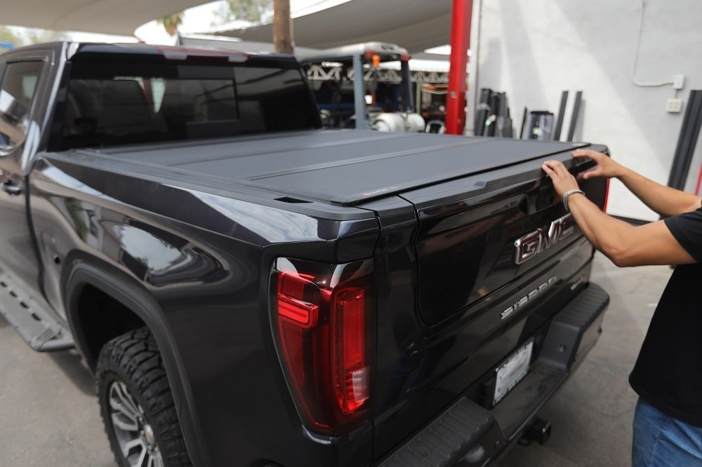 BakFlip MX4 Chevy Silverado GMC Sierra 2019-2026 6'7 bed