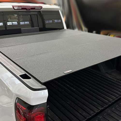 BakFlip MX4 vs LOMAX Tonneau Cover Comparison
